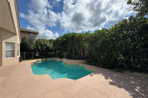 House in Orlando, Florida 4 bedrooms, 267.28 sq.m. № 2393875 - photo 3