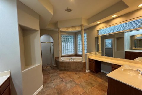 House in Orlando, Florida 4 bedrooms, 267.28 sq.m. № 2393875 - photo 18