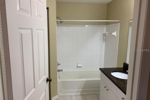 Copropriété à louer à Orlando, Floride: 2 chambres, 98.66 m2 № 2386194 - photo 18