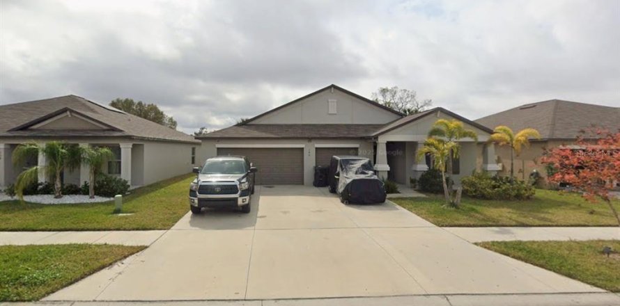 Villa ou maison à Ruskin, Floride 5 chambres, 237.55 m2 № 2196446
