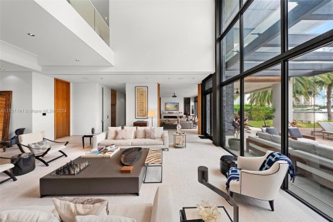 Casa en venta en Golden Beach, Florida, 12 dormitorios, 1003.53 m2 № 2016522 - foto 20