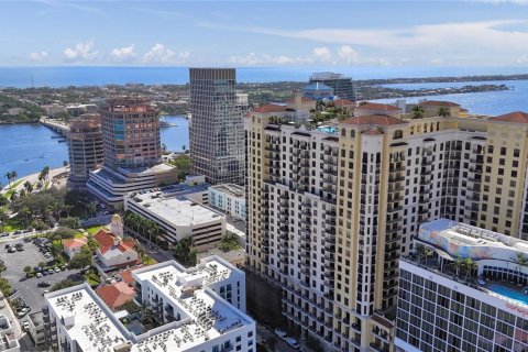 Condo in West Palm Beach, Florida, 2 bedrooms № 2082014