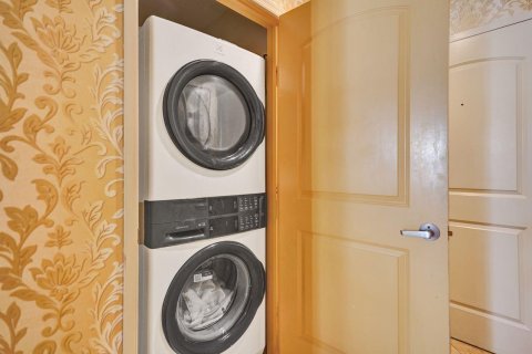 Condo in West Palm Beach, Florida, 2 bedrooms  № 2082014 - photo 20