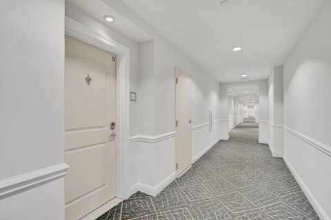 Condo in West Palm Beach, Florida, 2 bedrooms  № 2082014 - photo 6