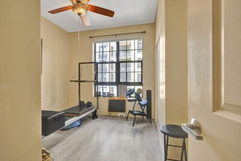 Condo in West Palm Beach, Florida, 2 bedrooms  № 2082014 - photo 14