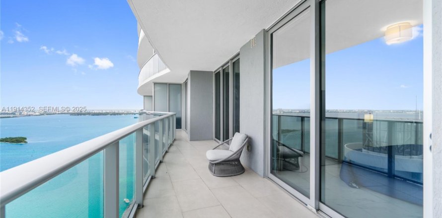 Condominio en Miami, Florida, 2 dormitorios № 1988678