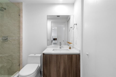Condominio en venta en Miami, Florida, 2 dormitorios, 116.78 m2 № 1988678 - foto 13