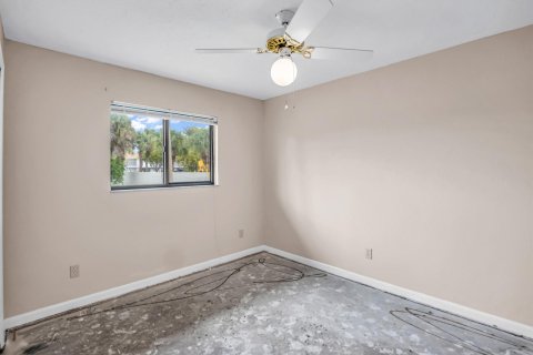 Condo in Cape Coral, Florida, 2 bedrooms  № 2253116 - photo 18