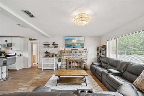House in Sanford, Florida 4 bedrooms, 142.23 sq.m. № 2233500 - photo 14