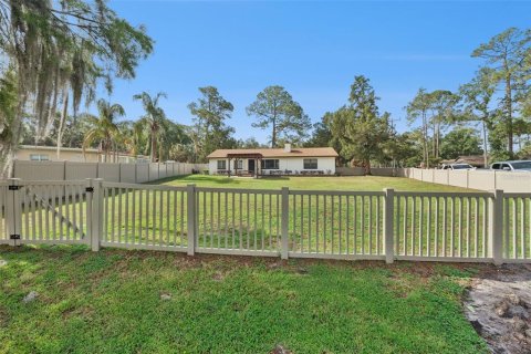 House in Sanford, Florida 4 bedrooms, 142.23 sq.m. № 2233500 - photo 3