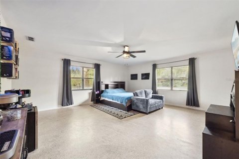 House in Sanford, Florida 4 bedrooms, 142.23 sq.m. № 2233500 - photo 22