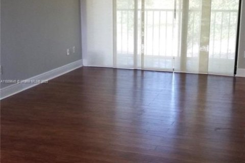 Townhouse in Miami, Florida 3 bedrooms, 126.16 sq.m. № 1938925 - photo 7