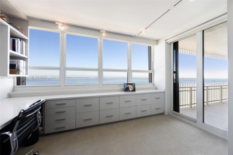 Condominio en venta en Miami, Florida, 4 dormitorios, 349.68 m2 № 1703246 - foto 27
