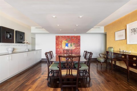 Condominio en venta en Miami, Florida, 4 dormitorios, 349.68 m2 № 1703246 - foto 10