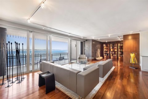 Condominio en venta en Miami, Florida, 4 dormitorios, 349.68 m2 № 1703246 - foto 2
