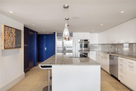 Condominio en venta en Miami, Florida, 4 dormitorios, 349.68 m2 № 1703246 - foto 13