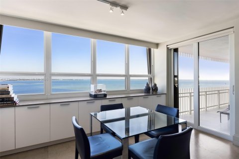 Condominio en venta en Miami, Florida, 4 dormitorios, 349.68 m2 № 1703246 - foto 19