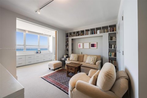 Condominio en venta en Miami, Florida, 4 dormitorios, 349.68 m2 № 1703246 - foto 26