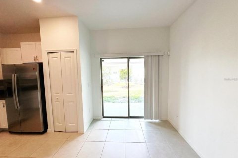 Touwnhouse à louer à New Port Richey, Floride: 2 chambres, 140.56 m2 № 2123104 - photo 6