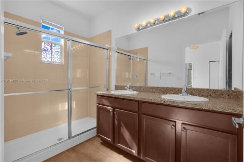 Купить таунхаус в Пемброк-Пайнс, Флорида 3 спальни, 169.64м2, № 1972046 - фото 19