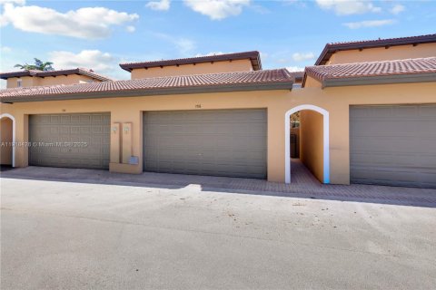 Купить таунхаус в Пемброк-Пайнс, Флорида 3 спальни, 169.64м2, № 1972046 - фото 25