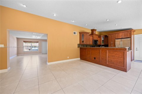 Townhouse in Miami, Florida 4 bedrooms, 161.65 sq.m. № 1741417 - photo 20