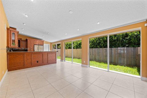 Townhouse in Miami, Florida 4 bedrooms, 161.65 sq.m. № 1741417 - photo 25