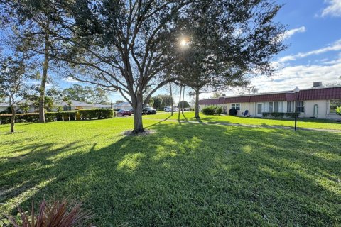 Condo in Lake Worth, Florida, 2 bedrooms  № 976373 - photo 1