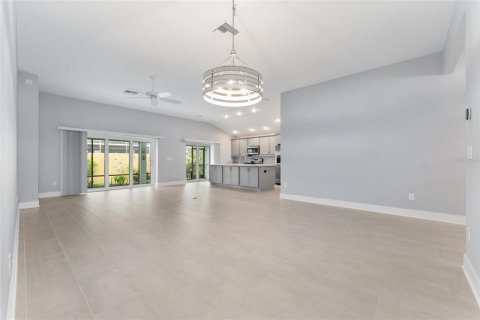Casa en venta en The Villages, Florida, 3 dormitorios, 173.63 m2 № 1815117 - foto 9