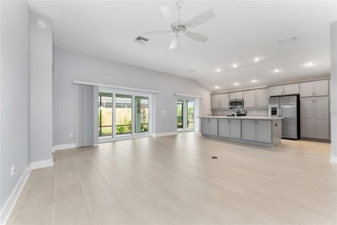 Casa en venta en The Villages, Florida, 3 dormitorios, 173.63 m2 № 1815117 - foto 11