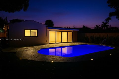Casa en venta en Oakland Park, Florida, 3 dormitorios, 127.09 m2 № 1986798 - foto 3
