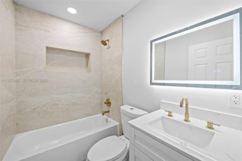 Casa en venta en Oakland Park, Florida, 3 dormitorios, 127.09 m2 № 1986798 - foto 14