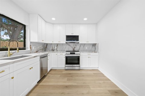 Casa en venta en Oakland Park, Florida, 3 dormitorios, 127.09 m2 № 1986798 - foto 8