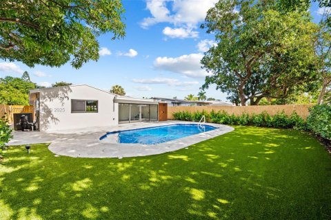 Casa en venta en Oakland Park, Florida, 3 dormitorios, 127.09 m2 № 1986798 - foto 2