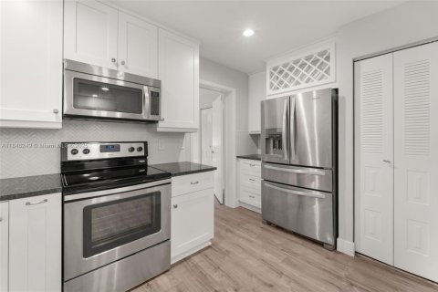 House in Delray Beach, Florida 3 bedrooms, 159.7 sq.m. № 1846171 - photo 2