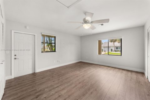House in Delray Beach, Florida 3 bedrooms, 159.7 sq.m. № 1846171 - photo 15
