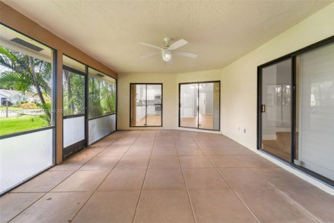 House in Delray Beach, Florida 3 bedrooms, 159.7 sq.m. № 1846171 - photo 23