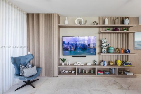 Снять в аренду кондоминиум в Майами, Флорида 3 спальни, 153.2м2, № 2032901 - фото 3