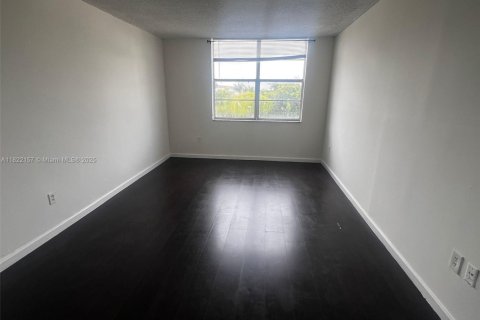 Copropriété à vendre à Miami, Floride: 1 chambre, 76.74 m2 № 1979829 - photo 3