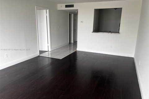 Copropriété à vendre à Miami, Floride: 1 chambre, 76.74 m2 № 1979829 - photo 2