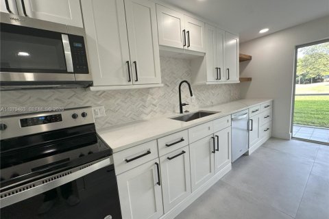 Condominio en Davie, Florida, 2 dormitorios  № 2044113