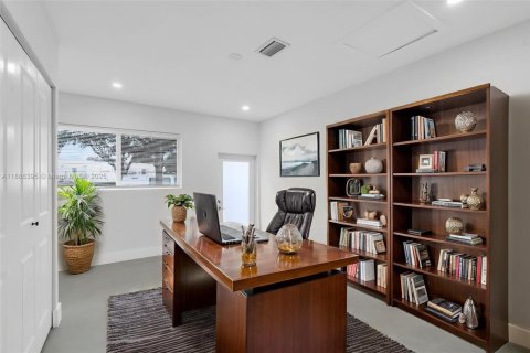 House in Plantation, Florida 5 bedrooms, 200.76 sq.m. № 1933437 - photo 30