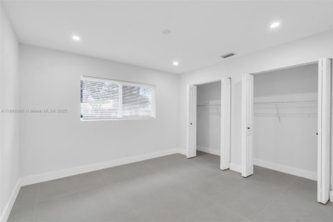 House in Plantation, Florida 5 bedrooms, 200.76 sq.m. № 1933437 - photo 28