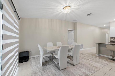 Купить виллу или дом в Уэсли-Чепел, Флорида 3 комнаты, 144.93м2, № 2156107 - фото 9
