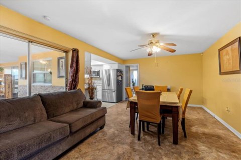 Casa en venta en Saint Petersburg, Florida, 3 dormitorios, 158.58 m2 № 1776785 - foto 22