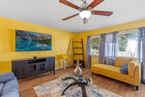 Casa en venta en Saint Petersburg, Florida, 3 dormitorios, 158.58 m2 № 1776785 - foto 7