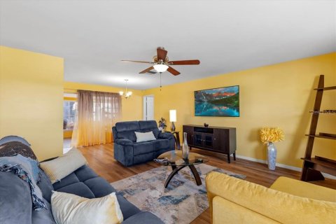Casa en venta en Saint Petersburg, Florida, 3 dormitorios, 158.58 m2 № 1776785 - foto 6