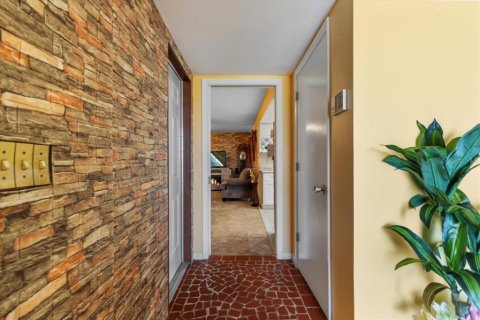 Casa en venta en Saint Petersburg, Florida, 3 dormitorios, 158.58 m2 № 1776785 - foto 4