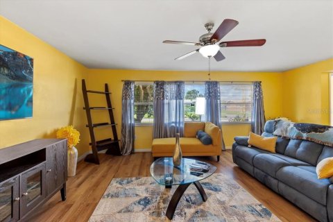 Casa en venta en Saint Petersburg, Florida, 3 dormitorios, 158.58 m2 № 1776785 - foto 9