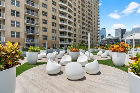 Copropriété à vendre à Miami, Floride: 2 chambres, 98.94 m2 № 2013186 - photo 30